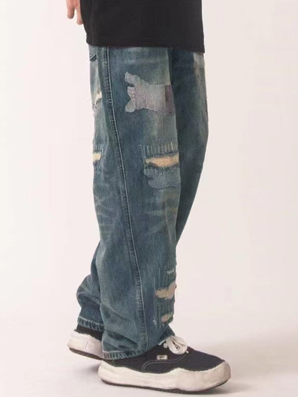 Lose Distressed-Jeans für Herren mit verschiedenen Aufnähern und Dekor-1