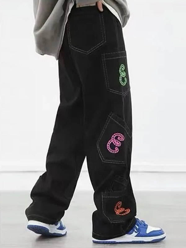 Lose Herrenjeans mit mehreren Taschen und buntem Aufdruck-1