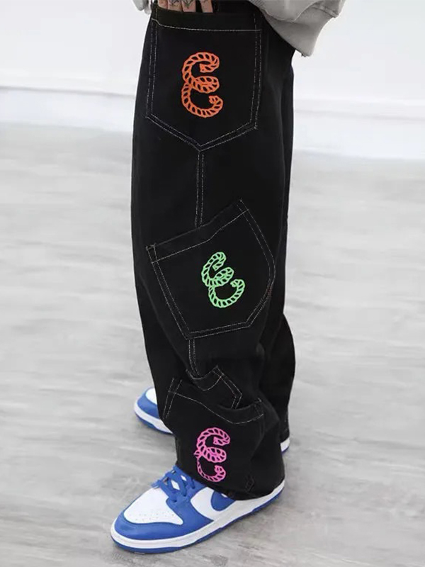 Lose Herrenjeans mit mehreren Taschen und buntem Aufdruck-3