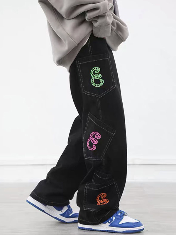 Lose Herrenjeans mit mehreren Taschen und buntem Aufdruck-4