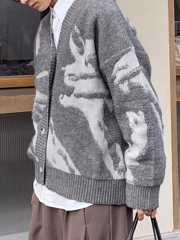 Herrenpullover mit kontrastfarbener Beflockung und V-Ausschnitt-1