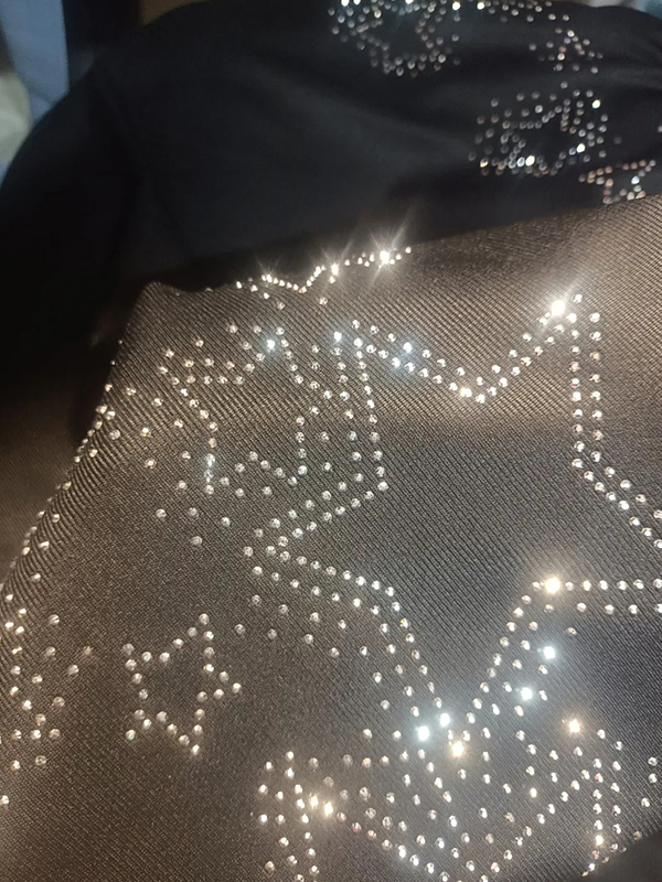 Trägerloses Bandeau-Top mit Sternenbesatz-3