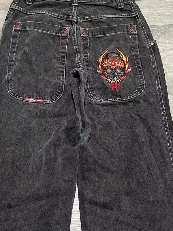 Boyfriendjeans mit Hip-Hop-Trendmarkenprint-1