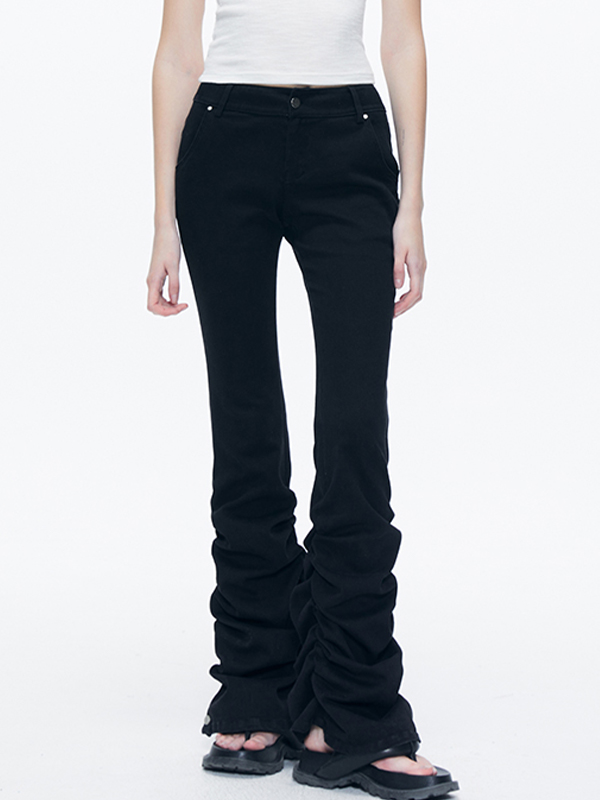 Schwarze Schlagjeans mit Falten-4