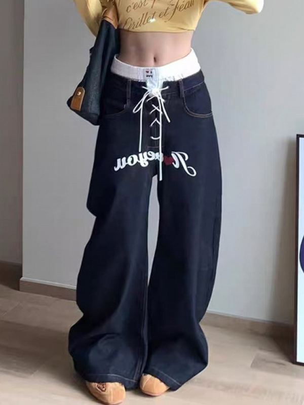 Boyfriendjeans mit amerikanischen Retro-Prints-2