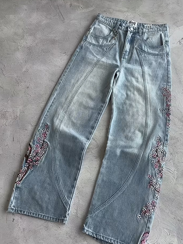 Retro-Boyfriendjeans mit Pflaumenblüten-Stickerei-1