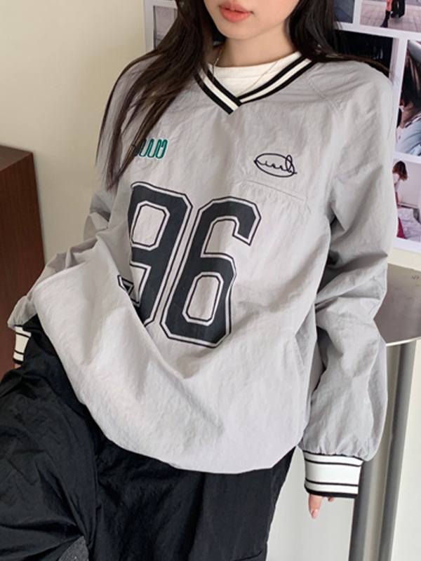Dünnes Sweatshirt mit V-Ausschnitt und Zahlen-Print-1