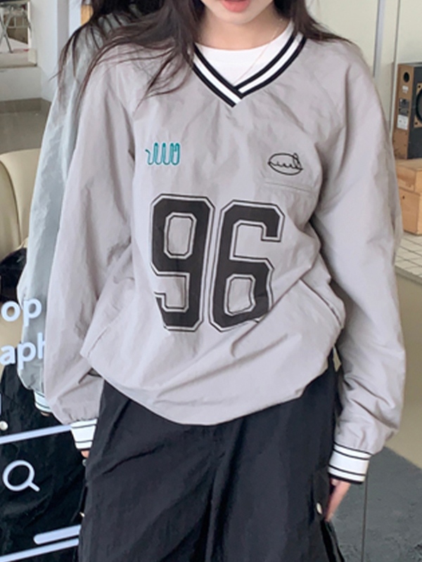 Dünnes Sweatshirt mit V-Ausschnitt und Zahlen-Print-4