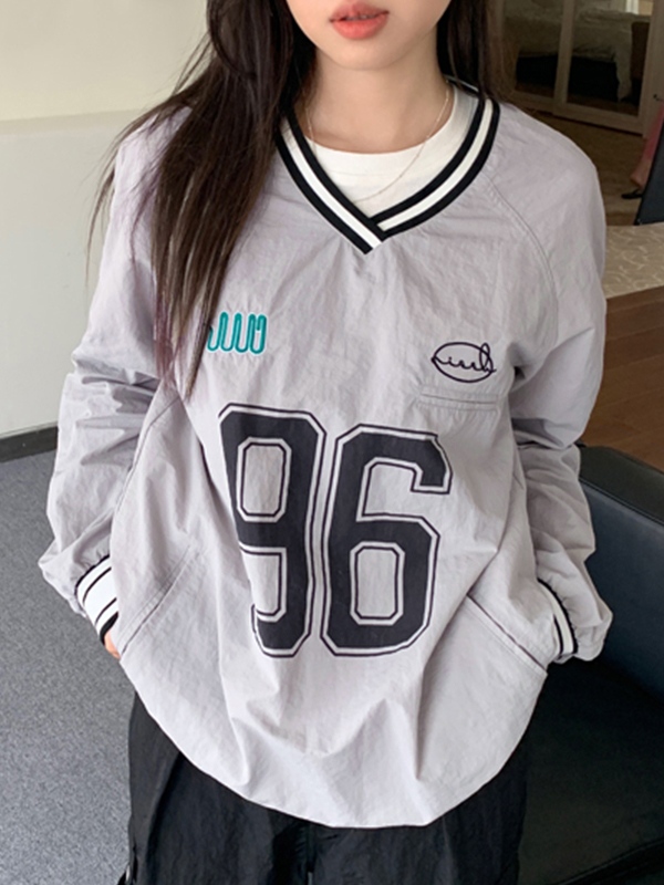 Dünnes Sweatshirt mit V-Ausschnitt und Zahlen-Print-2