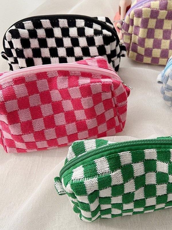 Make-up-Tasche mit Karomuster aus Strick-1