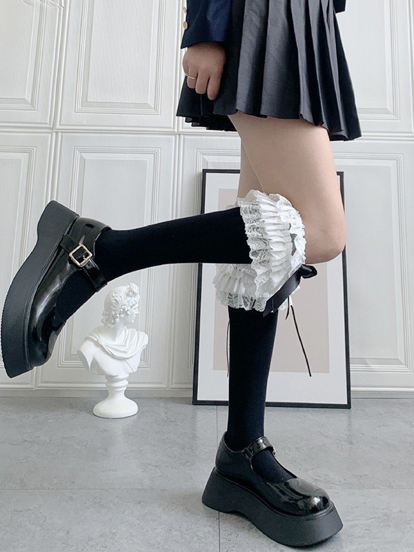 Kniestrümpfe mit Rüschen und Spitzenbesatz-4