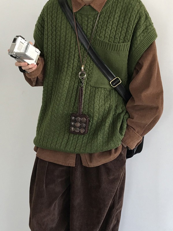 Herren-Strickweste mit Zopfmuster und Tasche vorne-2
