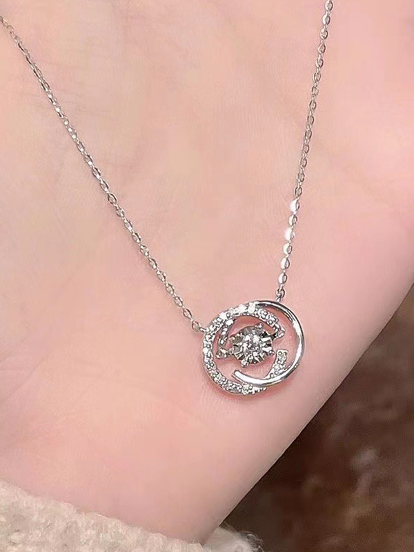 Glitzernde Halskette mit schlagendem Herz-2