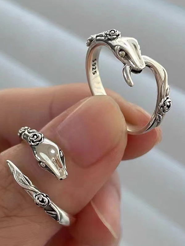 Retro-Ring mit offener Rose in Schlangenform-1