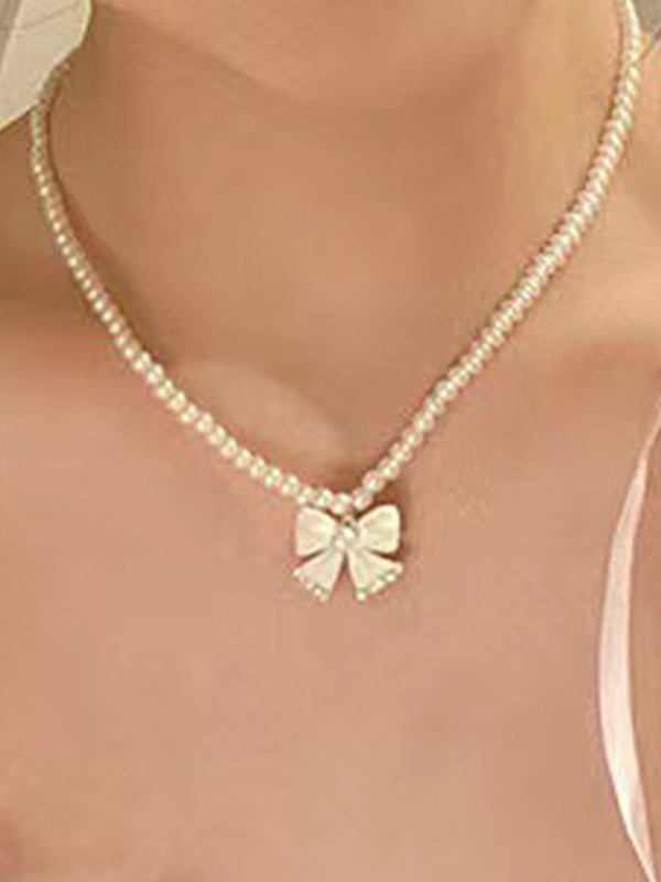 Schlüsselbeinkette mit Perlenschleife-1